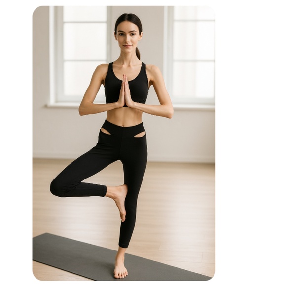 FREE PEOPLE Movement Black High-Waisted Cut Out Leggings Size XS - Picture 1 of 11